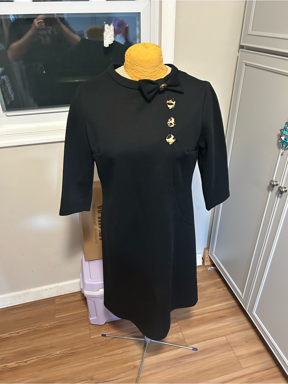 1960s Vintage Black Bow-Accent Women's Dress Jackie O Size Large - Picture 1 of 2